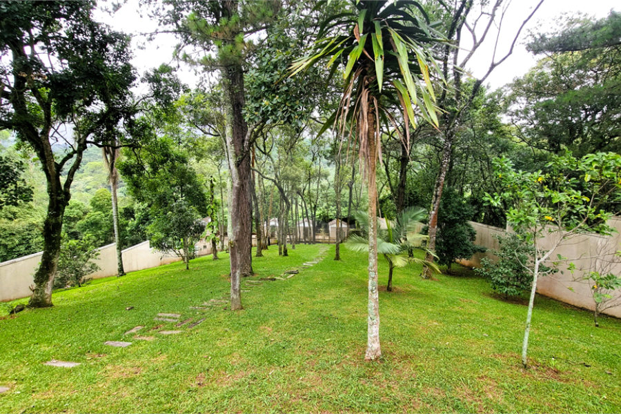 Casa à venda ou para alugar com 5 suítes em Serra da Cantareira, Mairiporã, SP