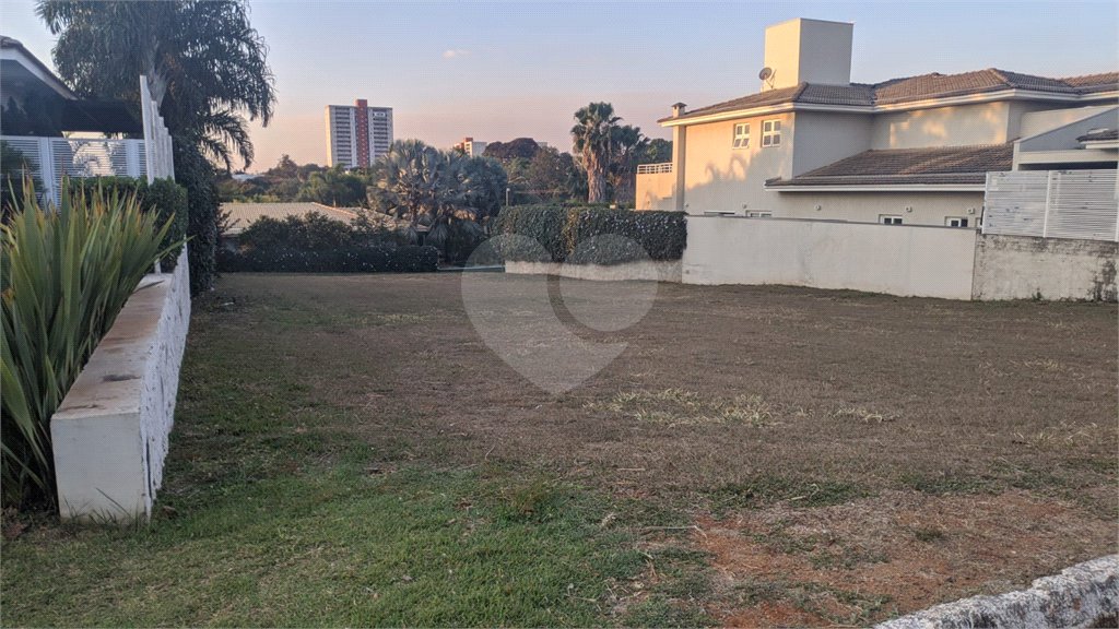 Terreno à venda no condomínio Vale das Rosas, Araraquara - SP