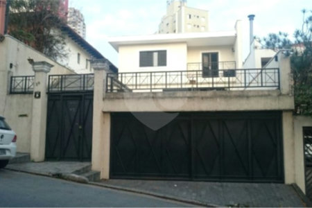 Sobrado à venda com 5 quartos, sendo 2 suítes, em Brooklin Paulista, São Paulo, SP
