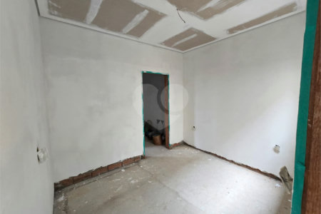 Casa à venda com 3 quartos, sendo 1 suíte, no condomínio Tivolli, Itapetininga - SP