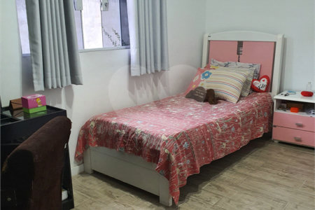Sobrado à venda com 2 quartos, sendo 1 suíte, em Jardim Meliunas, São Paulo, SP