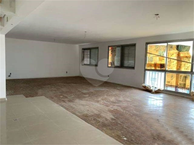 Cobertura à venda com 4 quartos, sendo 2 suítes,  em Santana, São Paulo, SP