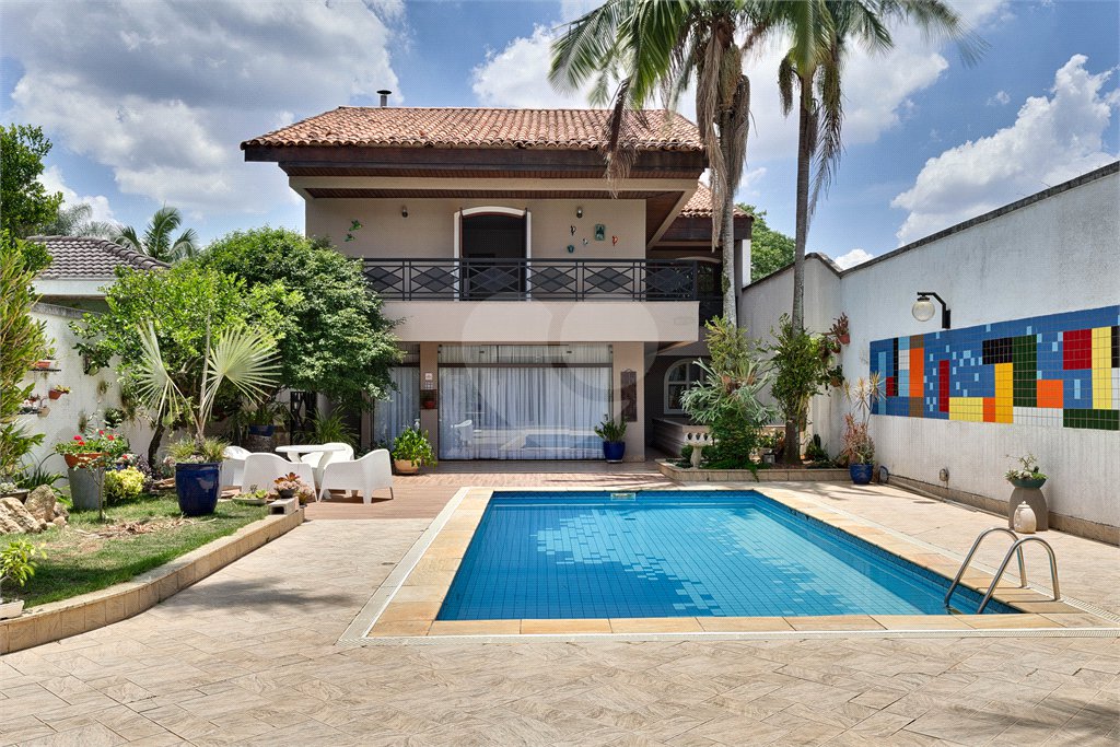 Casa à venda com 5 quartos, sendo 4 suítes, em Alto da Boa Vista, São Paulo, SP