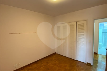 Apartamento à venda com 4 quartos, sendo 1 suíte, em Perdizes, São Paulo, SP