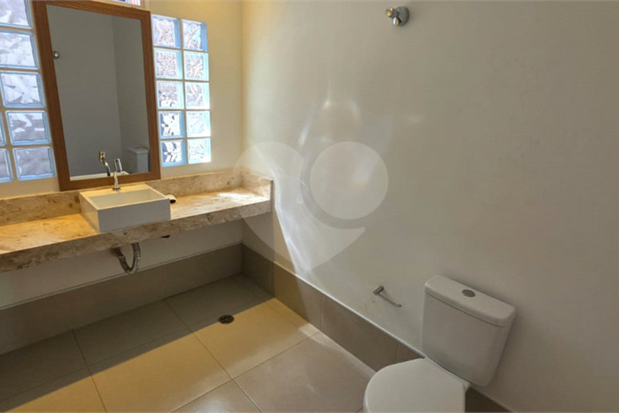Casa Térrea à venda ou para alugar com 8 quartos, sendo 4 suítes, em Vila Pereira Barreto, São Paulo, SP
