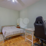 Sobrado à venda com 5 quartos, sendo 3 suítes, em Chácara Monte Alegre, São Paulo, SP