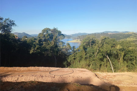 Terreno à venda no condomínio Bosque da Represa, Nazaré Paulista - SP