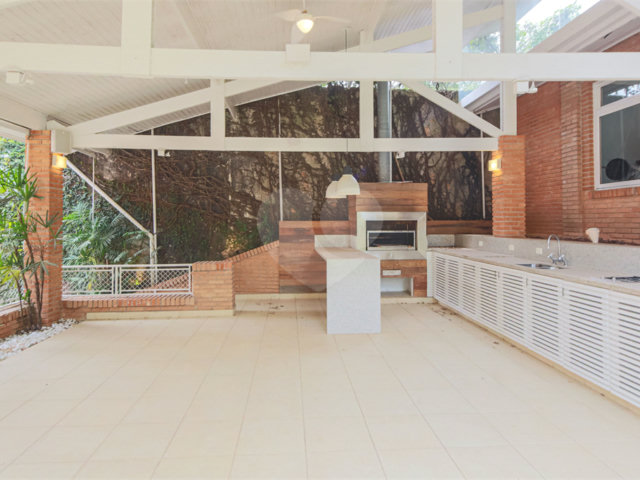 Casa em condomínio à venda com 4 quartos, sendo 2 suítes,  em Alto da Boa Vista, São Paulo, SP