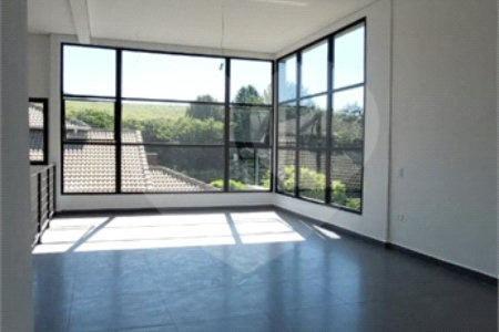 Casa à venda com 4 suítes no condomínio Figueira Garden, Atibaia - SP