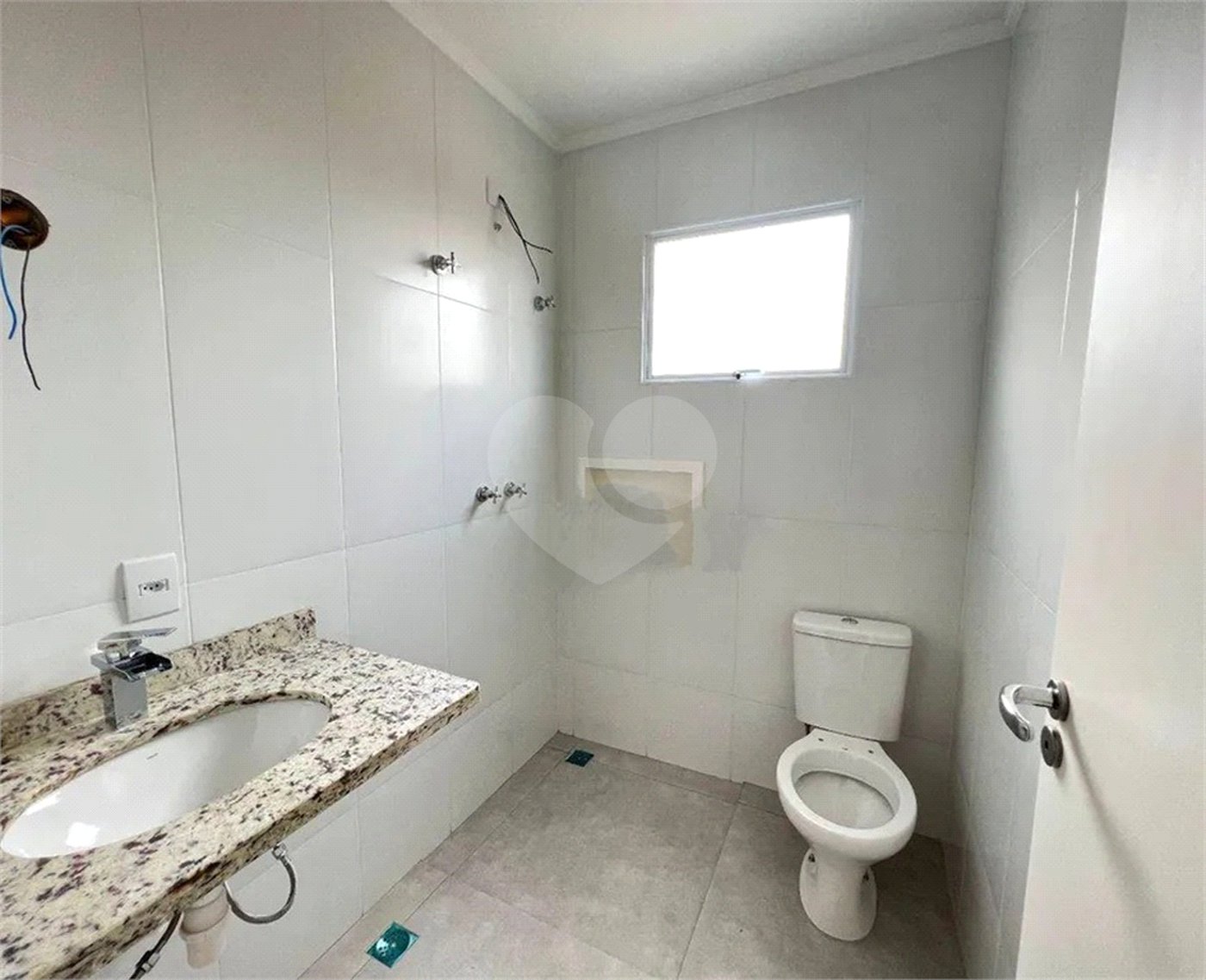 Sobrado à venda com 3 suítes em Jardim dos Pinheiros, Atibaia, SP