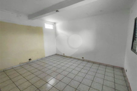 Sobrado à venda com 3 quartos, sendo 1 suíte, em Vila Constança, São Paulo, SP