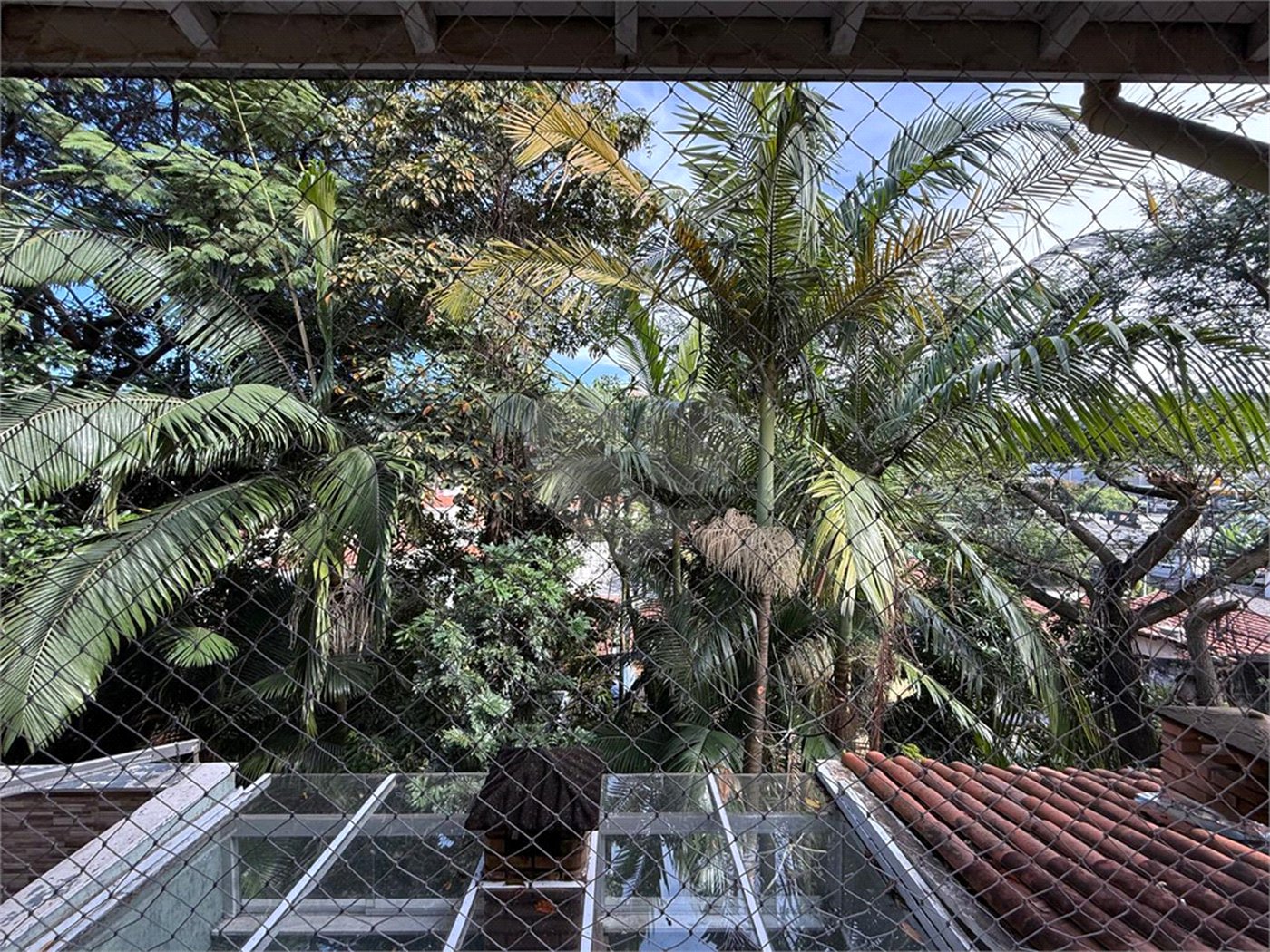 Casa à venda com 2 suítes no condomínio Village Palmas, São Paulo - SP
