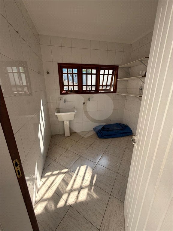 Casa à venda com 4 quartos, sendo 2 suítes,  no condomínio Arujá 5, Arujá - SP