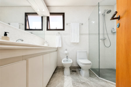 Apartamento de 184 m² em andar alto com 4 dormitórios e 3 vagas em Perdizes