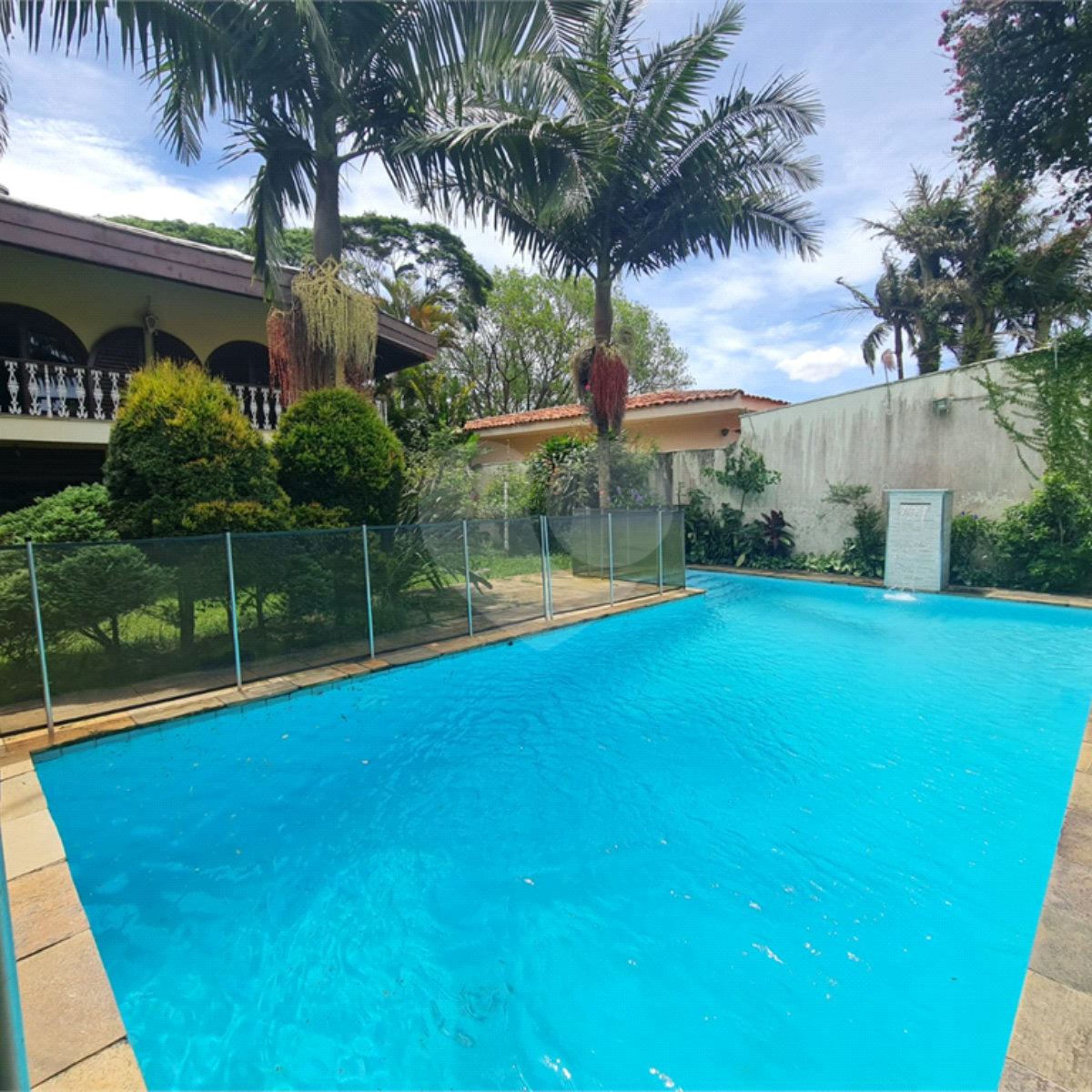 Casa à venda com 3 quartos, sendo 1 suíte, em Interlagos, São Paulo, SP