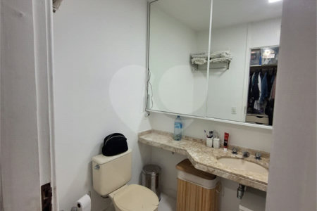 Casa à venda com 5 quartos, sendo 3 suítes,  no condomínio Vila Panamericana, São Paulo - SP