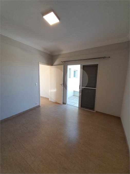 Casa à venda com 4 quartos, sendo 3 suítes, no condomínio Residencial Terras de Vinhedo, Vinhedo - SP