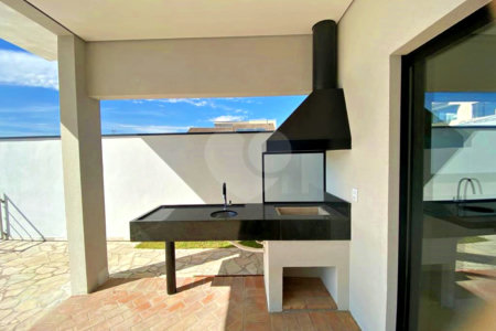 Casa à venda com 3 suítes no condomínio Santa Isabel I, Louveira - SP