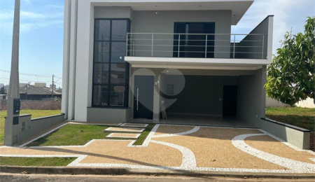 Sobrado à venda com 3 quartos, sendo 1 suíte,  em Parque Olívio Franceschini, Hortolândia, SP