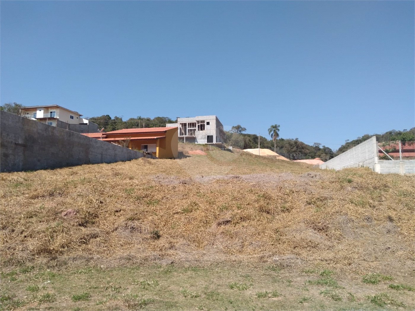 Terreno à venda no condomínio Encontro das Águas, Nazaré Paulista - SP