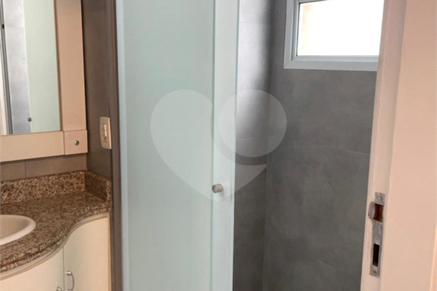 Apartamento à venda com 3 suítes em Campo Belo, São Paulo, SP