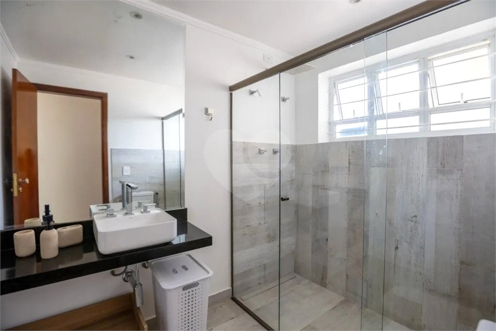 Sobrado à venda com 3 quartos, sendo 2 suítes,  em Jardim Leonor, São Paulo, SP