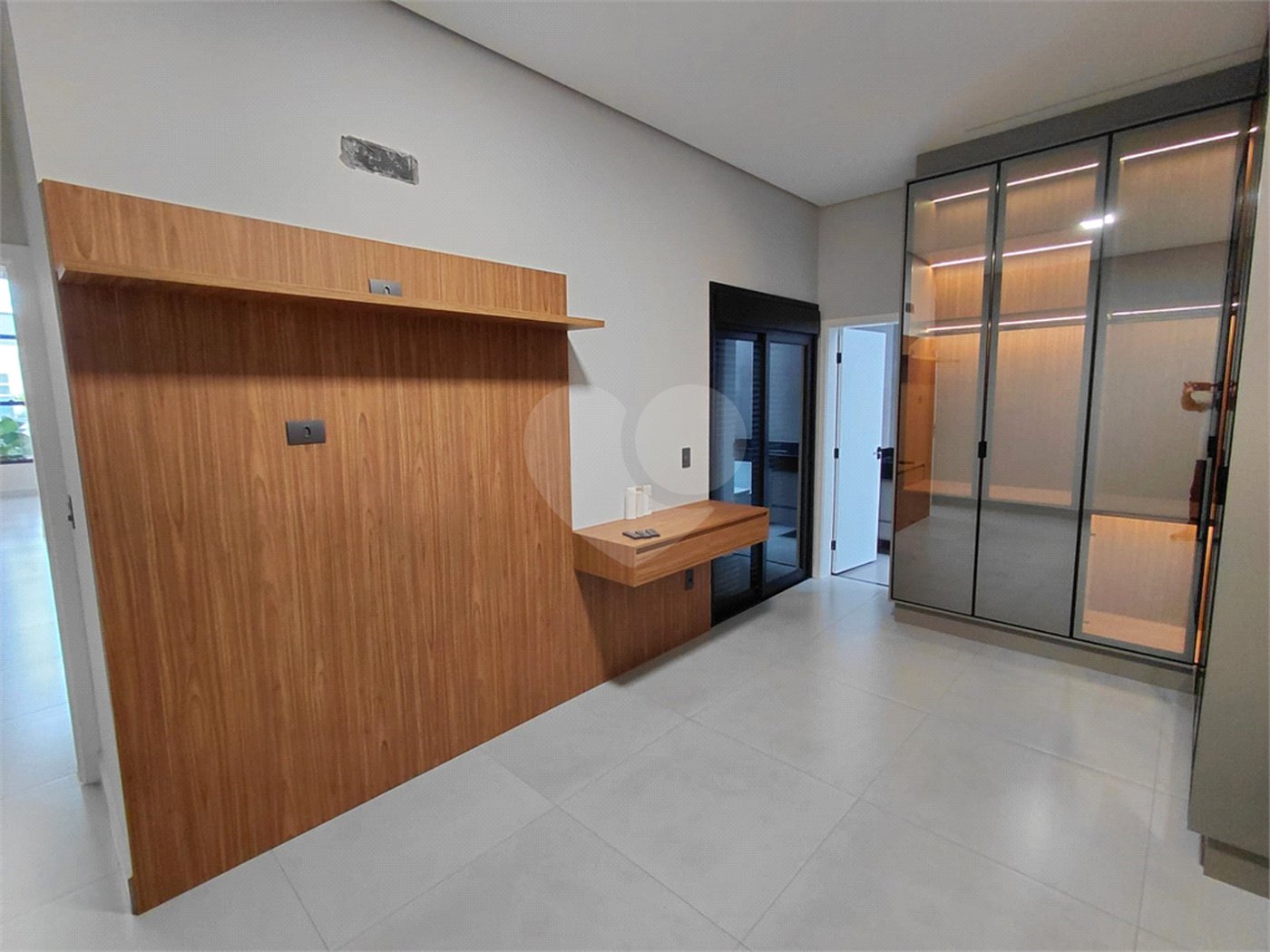 Casa à venda com 3 quartos, sendo 1 suíte, no condomínio Park Real Indaiatuba, Indaiatuba - SP