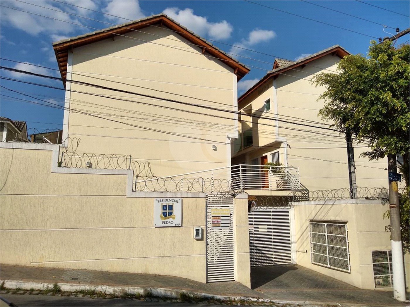 Casa à venda com 2 suítes no condomínio Residencial Pedro, São Paulo - SP