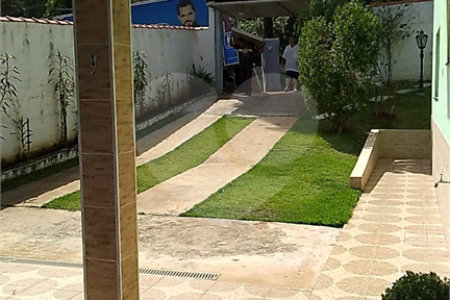 Chácara à venda com 3 quartos, sendo 2 suítes,  em Chácaras Fernão Dias, Atibaia, SP