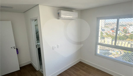 Apartamento à venda com 3 quartos, sendo 1 suíte,  em Vila Cruz das Almas, São Paulo, SP