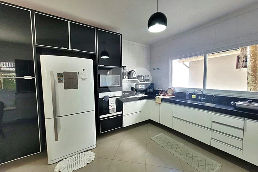 Casa à venda com 3 suítes no condomínio Cantareira, Mairiporã - SP