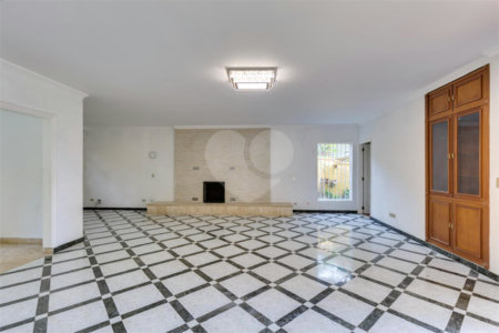 Casa Térrea à venda com 3 quartos, sendo 1 suíte, em Interlagos, São Paulo, SP