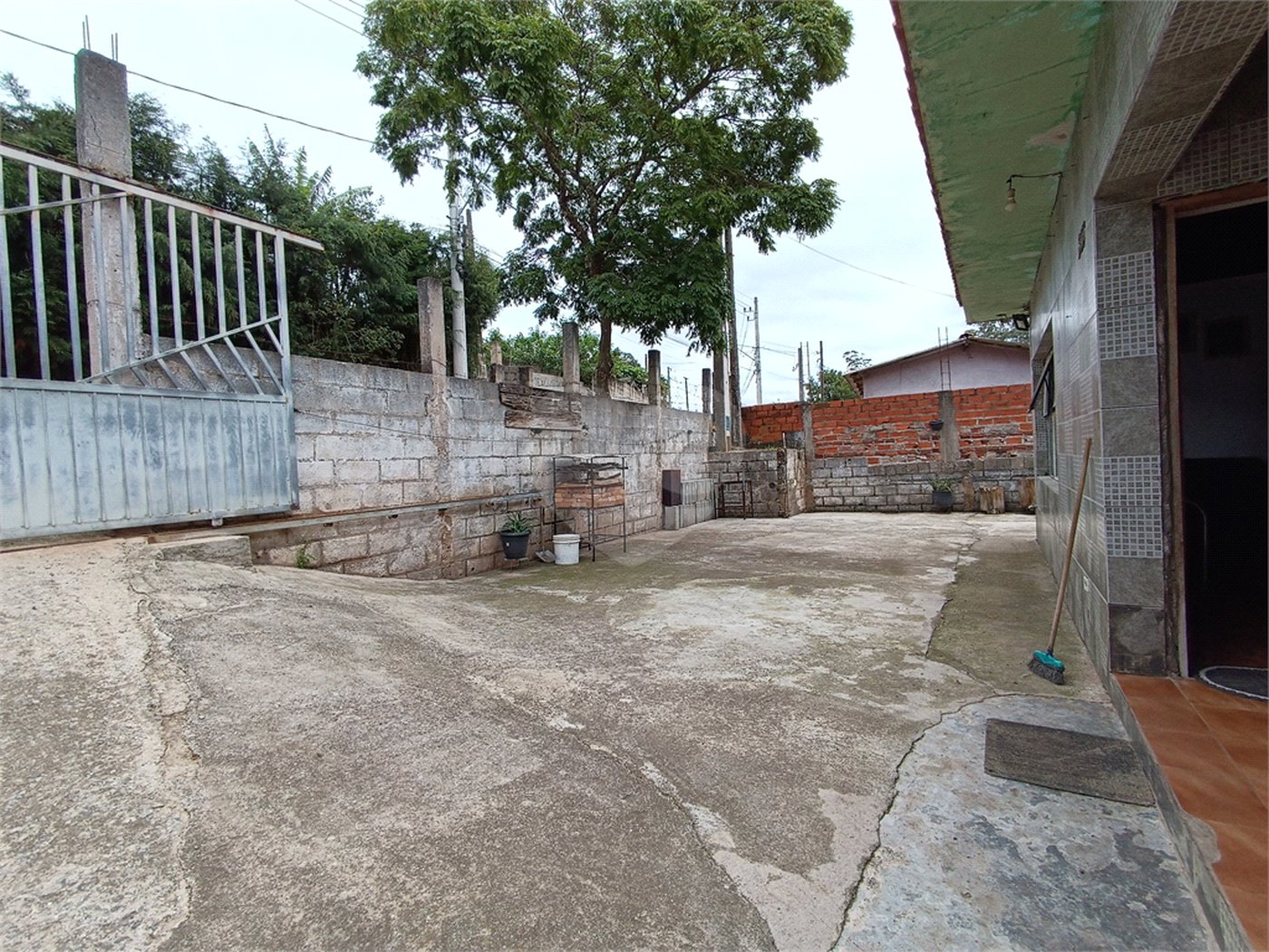 Casa à venda com 3 quartos, sendo 1 suíte, em Jardim Caparelli (mailasqui), São Roque, SP