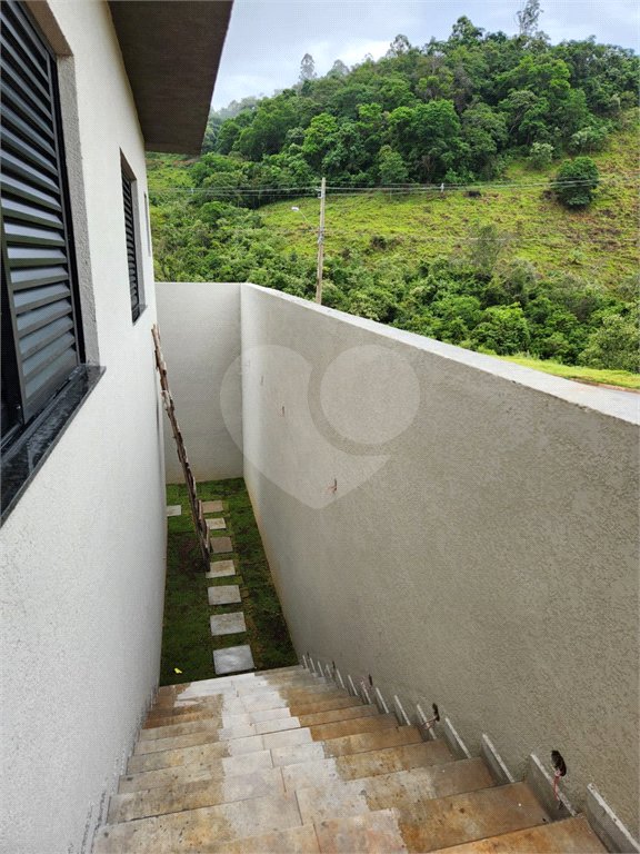 Casa à venda com 3 quartos, sendo 1 suíte, no Centro, Bom Jesus dos Perdões, SP