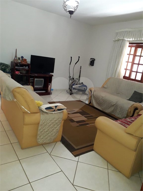 Chácara à venda com 4 quartos, sendo 1 suíte,  em Chácaras Polozzi, Louveira, SP