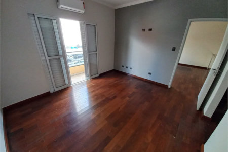 Sobrado à venda com 3 quartos, sendo 1 suíte, em Lar São Paulo, São Paulo, SP