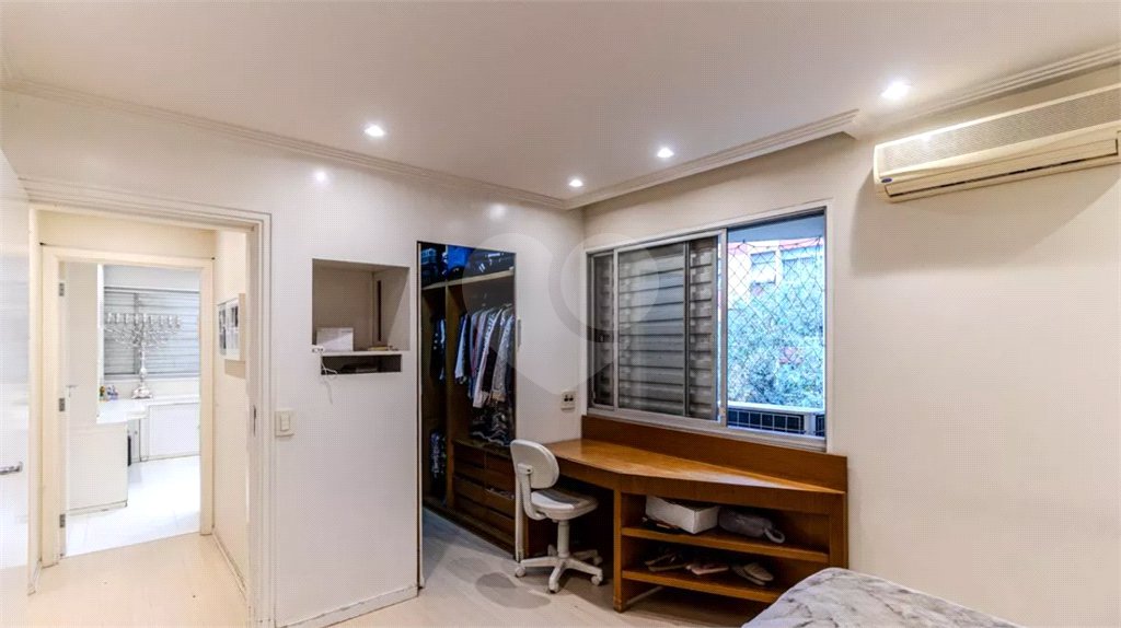 Apartamento à venda com 3 quartos, sendo 1 suíte,  em Higienópolis, São Paulo, SP