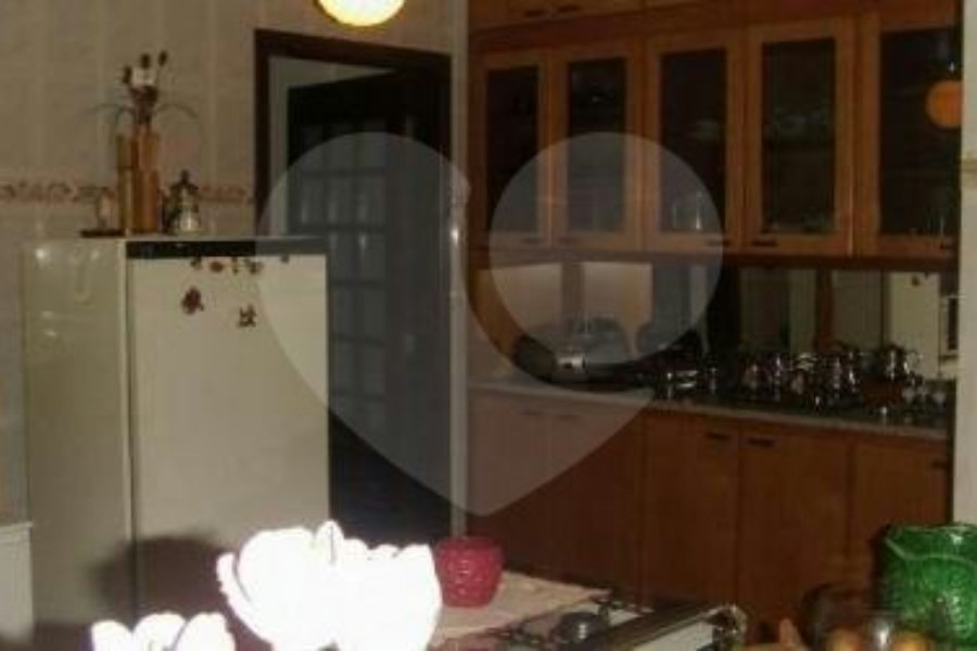 Casa Térrea à venda com 3 quartos em Vila Irmãos Arnoni, São Paulo, SP