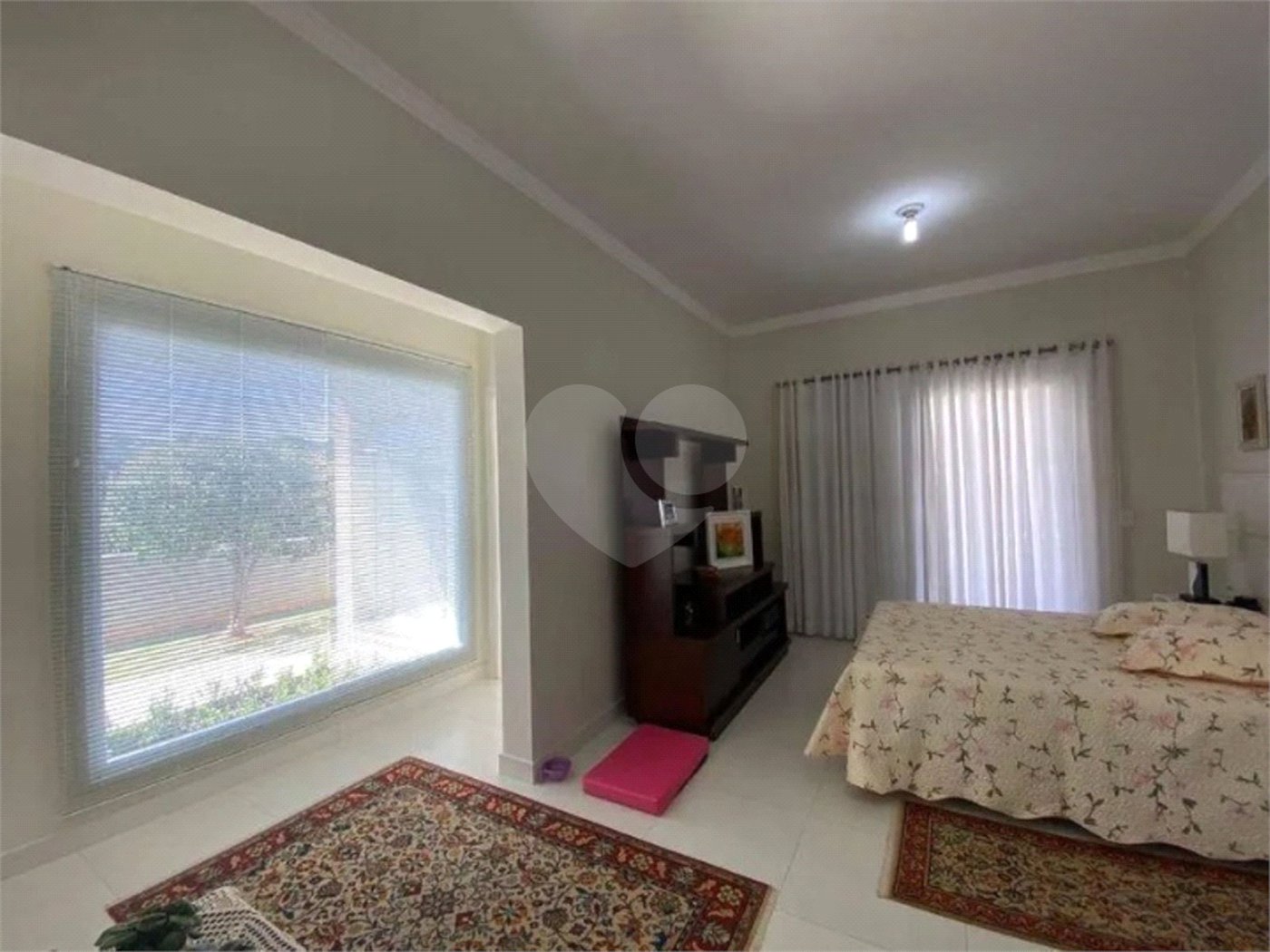 Casa à venda com 4 suítes no condomínio Ipê Velho, Vinhedo - SP