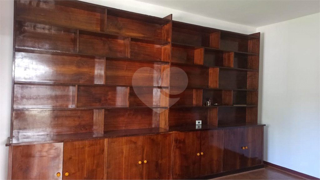 Casa à venda com 4 quartos, sendo 1 suíte, em Vila Santista, Atibaia, SP