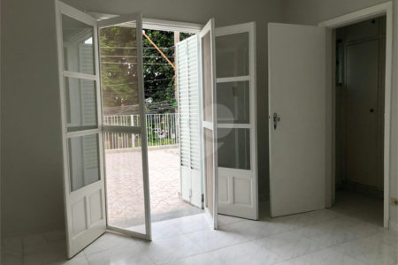 Sobrado à venda com 3 quartos em Jardim Humaitá, São Paulo, SP