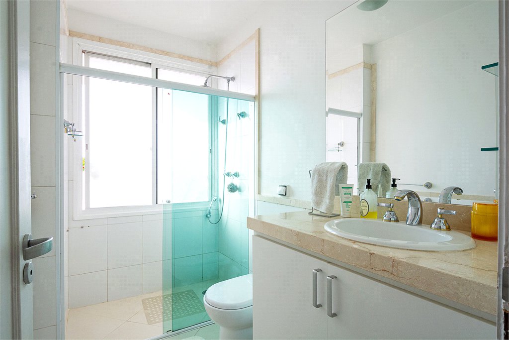 Apartamento à venda com 4 suítes em Jardim Marajoara, São Paulo, SP