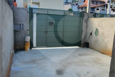 Sobrado à venda com 3 quartos, sendo 1 suíte,  em Jardim Maristela, Atibaia, SP