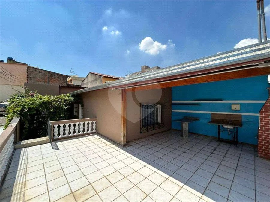 Casa à venda na Vila Galvão, com 210 m²