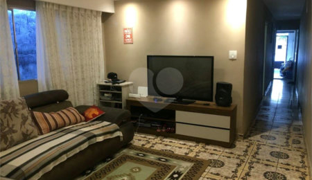Terreno com 350m2 de área total, localizado no melhor da Vila Santa Catarina !!