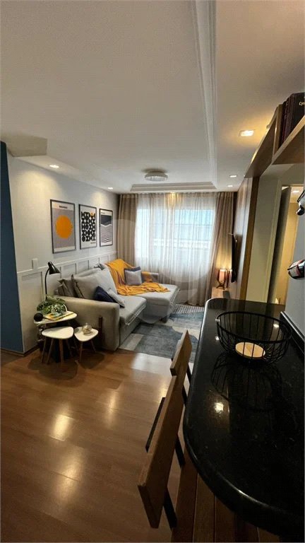 Apartamento à venda na Vila Mariana, reformado 2 dormitórios com 64m² Aceita e estuda Permuta.