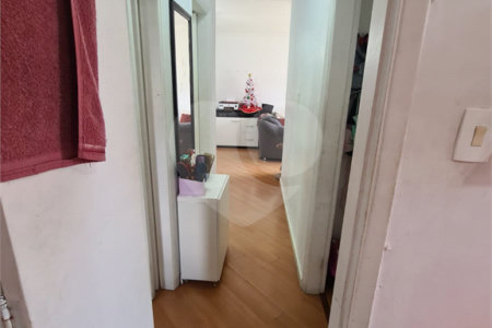 Apartamento com 3 dormitórios, sendo 1 suíte.