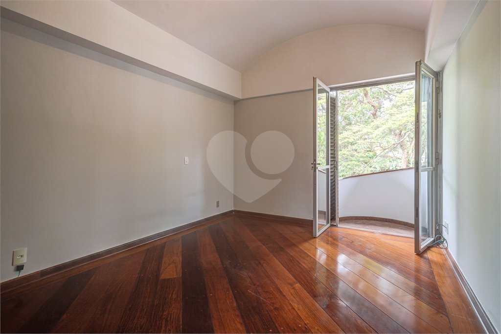 Sobrado à venda com 3 quartos, sendo 1 suíte,  em Granja Julieta, São Paulo, SP