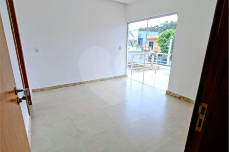 Casa à venda com 3 quartos, sendo 2 suítes, em Orla Norte, Porto Seguro, BA