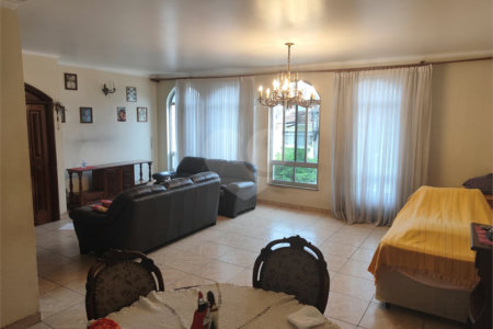 Casa à venda com 4 quartos, sendo 2 suítes, no condomínio Chácara das Rosas, São Paulo - SP